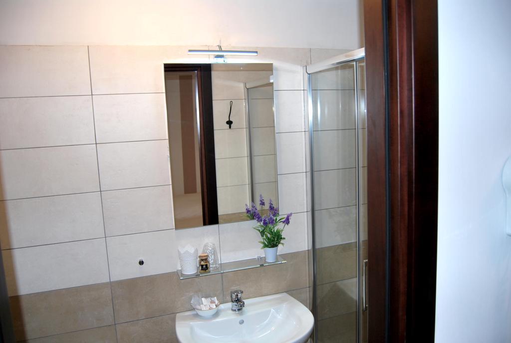 Hotel Abay Римини Екстериор снимка